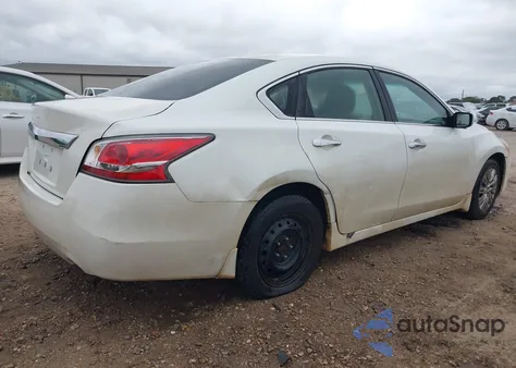 2015 Nissan Altima 2.5 S z USA, uszkodzony, nr VIN 1N4AL3AP4FC165149